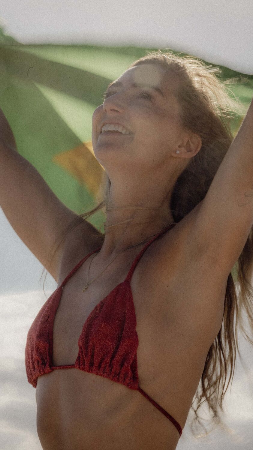 Riso sob a bandeira ao sol